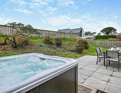 Whalesborough Luxury Resort & Spa